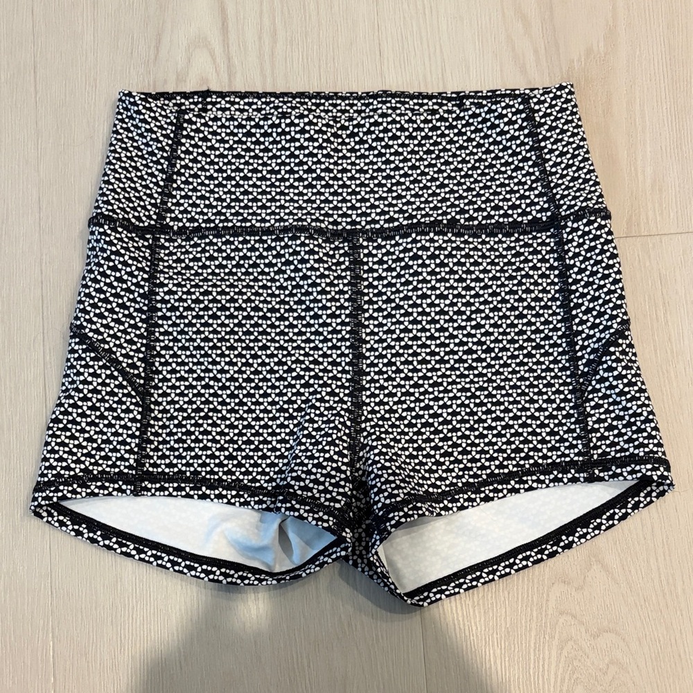 Chic High-Waisted Lululemon Align Shorts